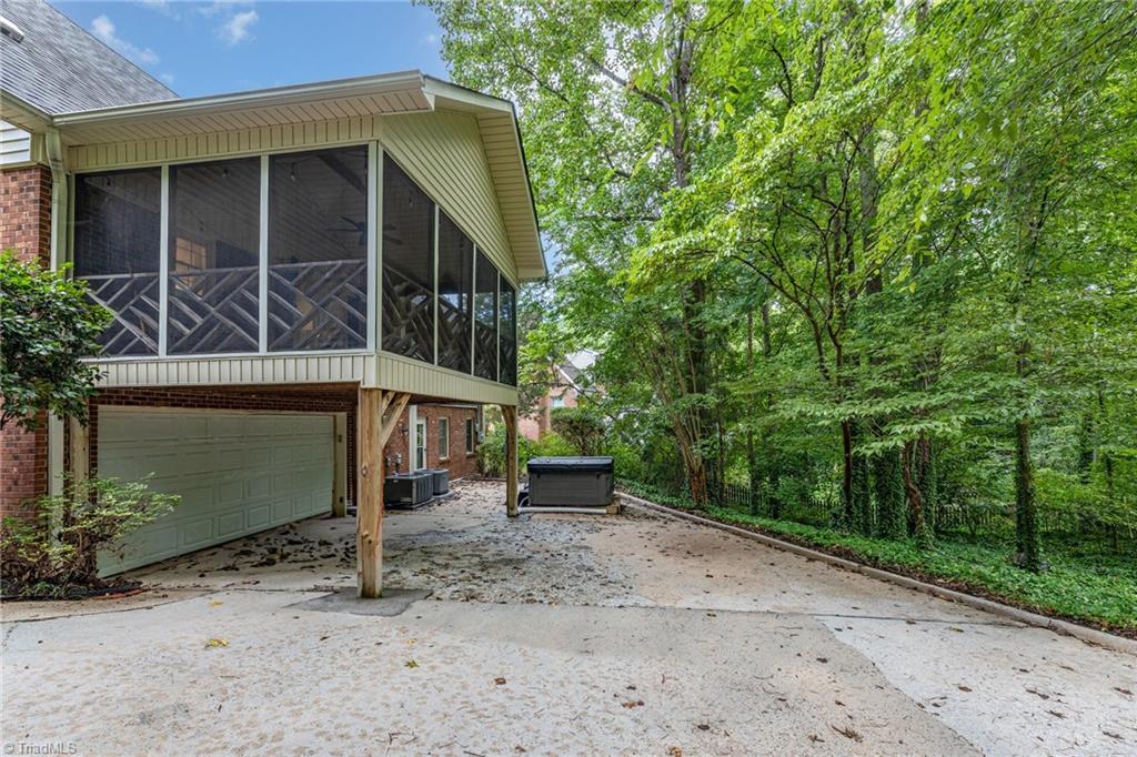 1020 Sweetbriar Road