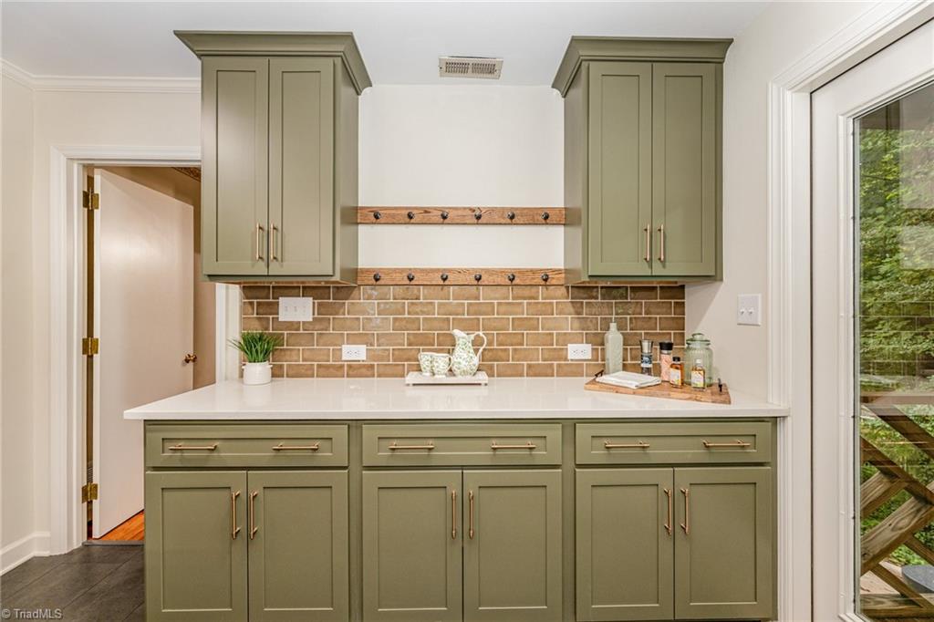 1020 Sweetbriar Road