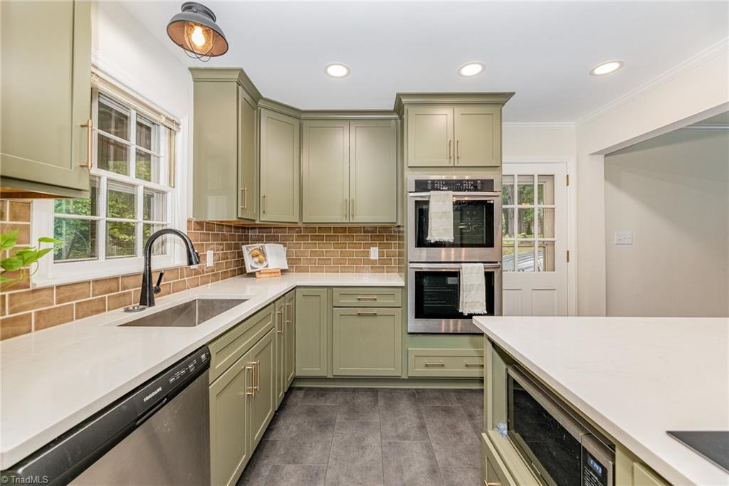 1020 Sweetbriar Road