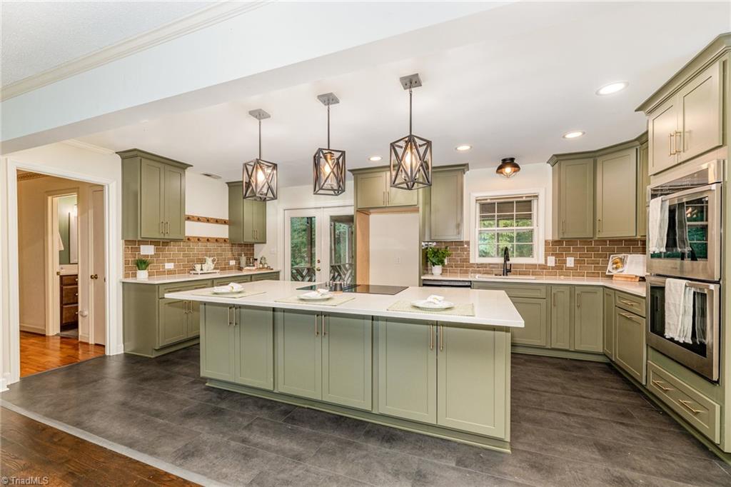 1020 Sweetbriar Road