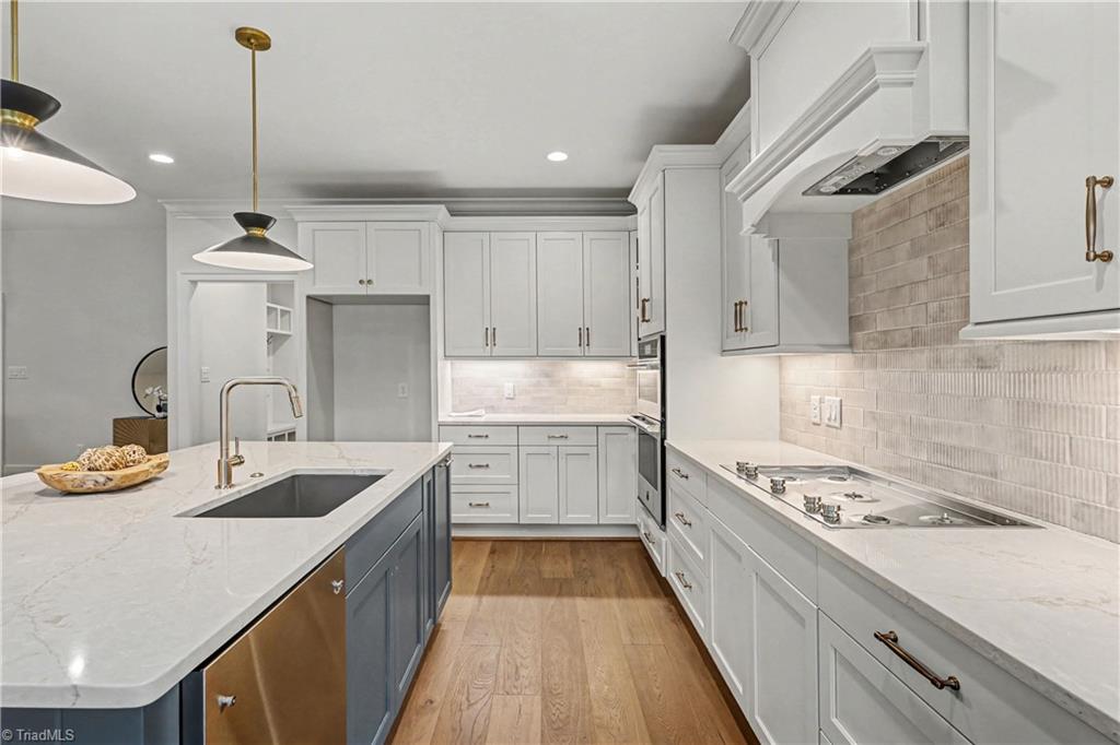 4320 Griffins Gate Lane