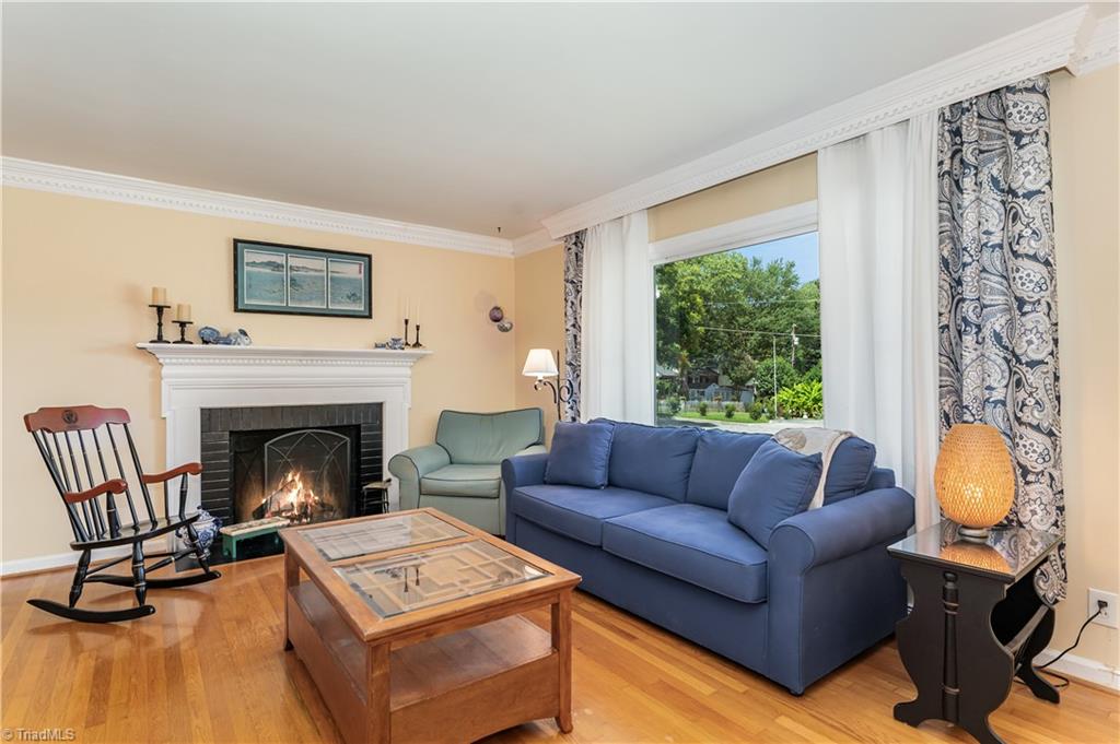 2201 Briarwood Drive