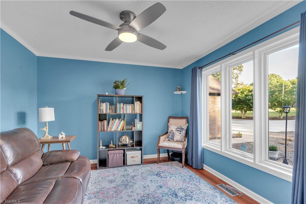 281 Cross Key Road
