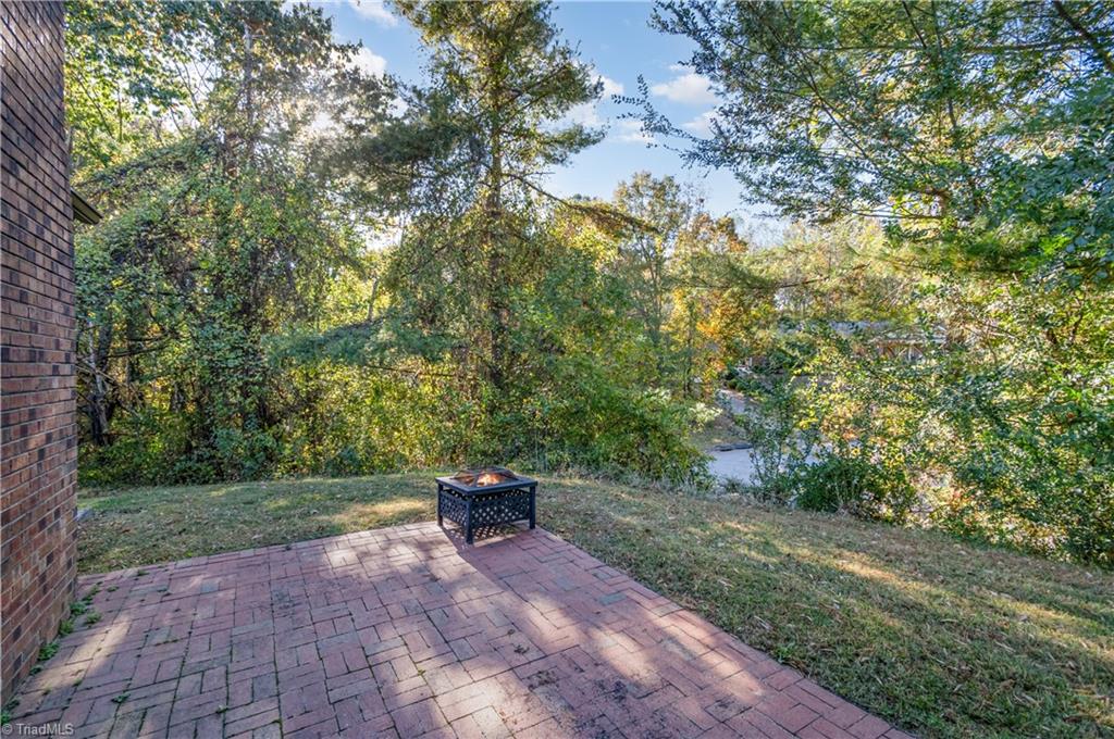 1127 Gatehouse Road