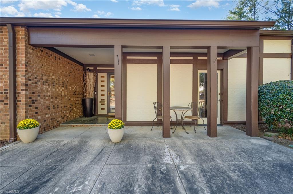1127 Gatehouse Road
