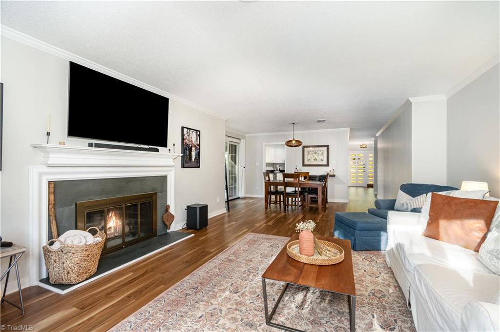 1127 Gatehouse Road
