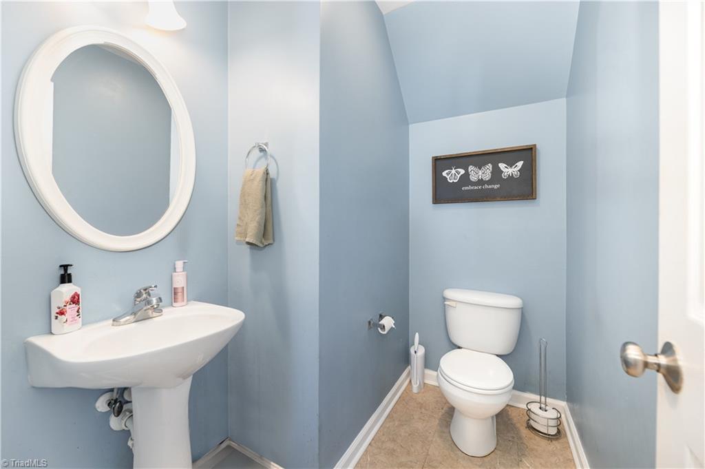 5621 Sycamore Glen Road