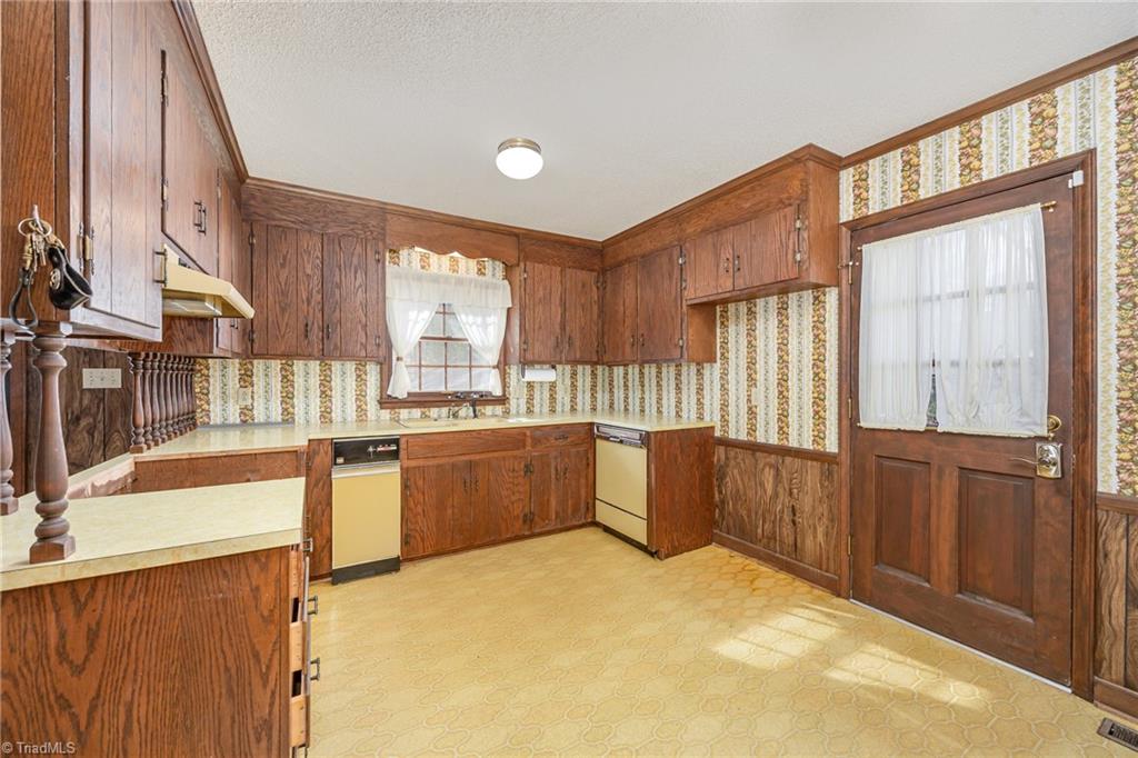 1415 Brookwood Drive