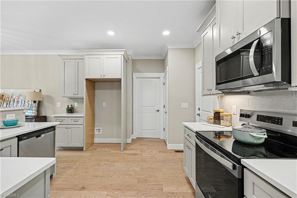 7609 Sir William Drive