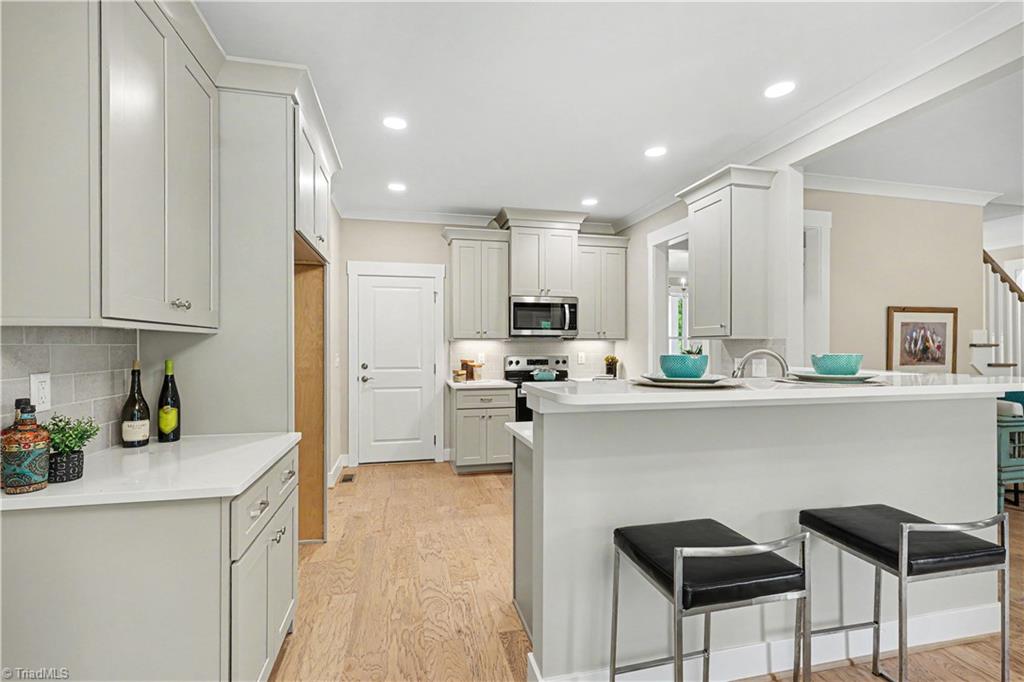 7609 Sir William Drive