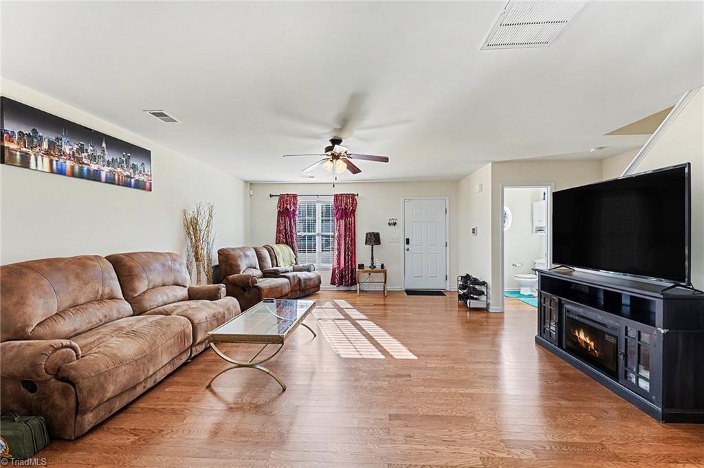 3869 Hickswood Creek Drive