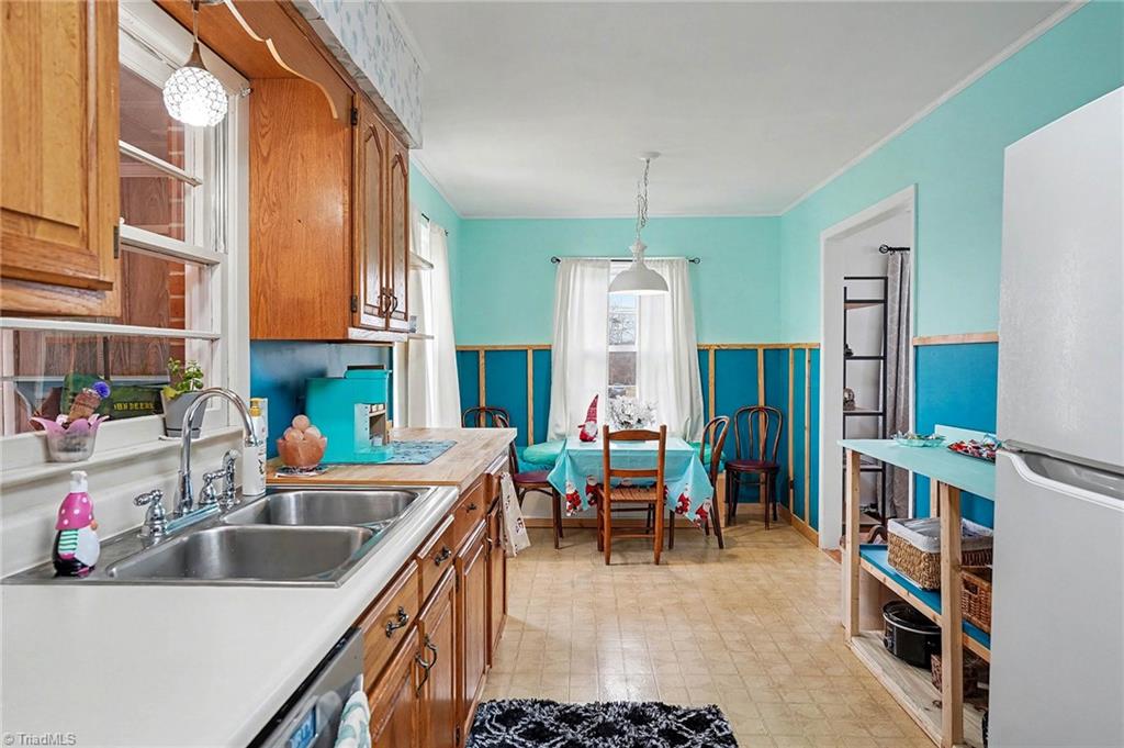 8309 Prince Edward Road