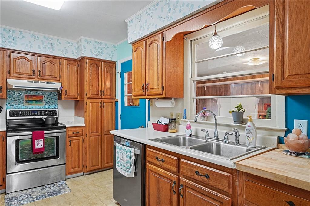 8309 Prince Edward Road