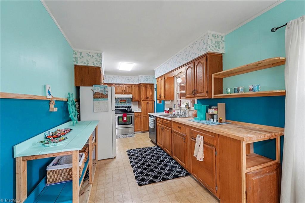 8309 Prince Edward Road