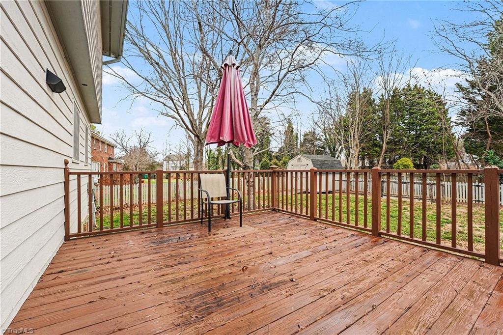 3908 Sandlewood Road