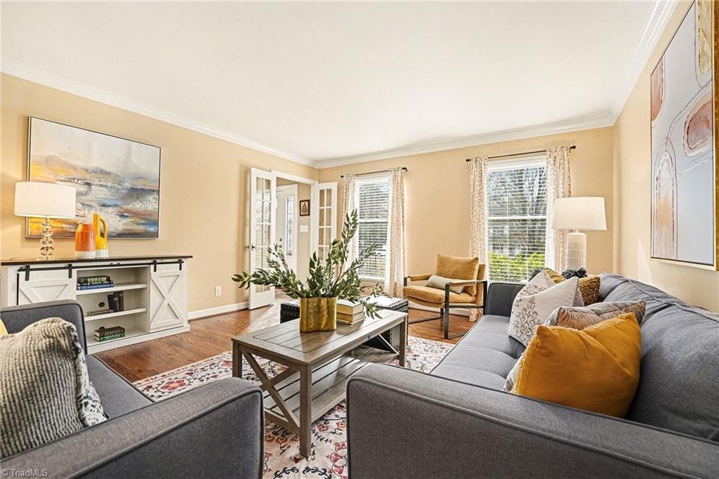 3908 Sandlewood Road