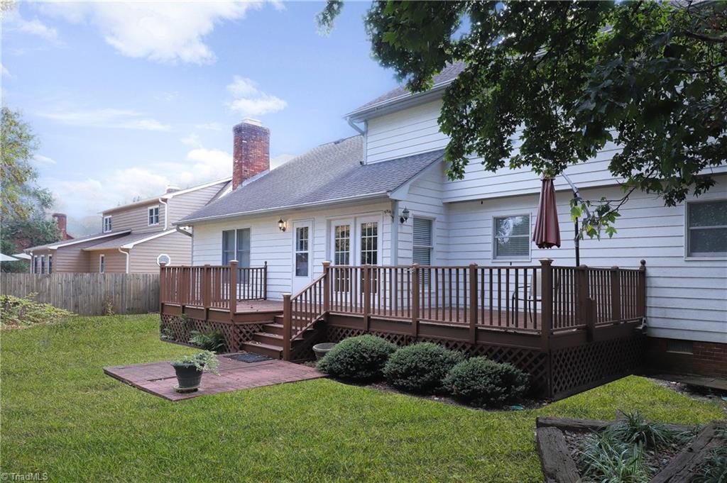 3908 Sandlewood Road