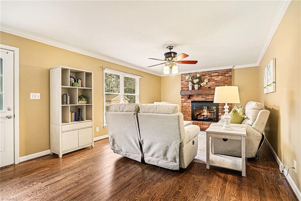 3908 Sandlewood Road