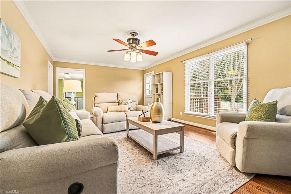 3908 Sandlewood Road