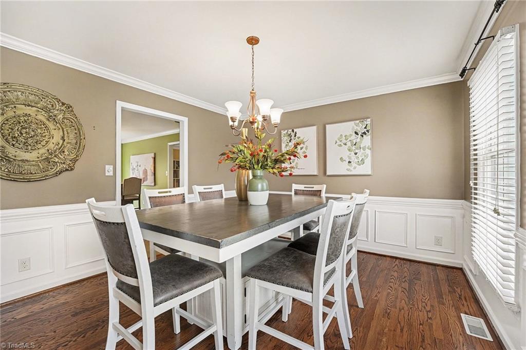 3908 Sandlewood Road