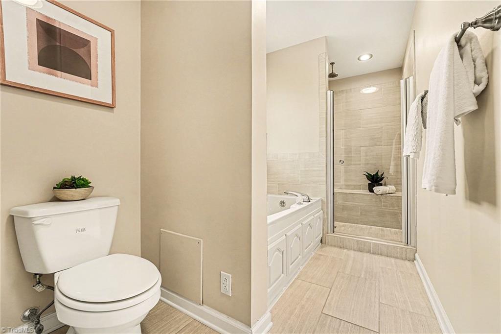 3908 Sandlewood Road