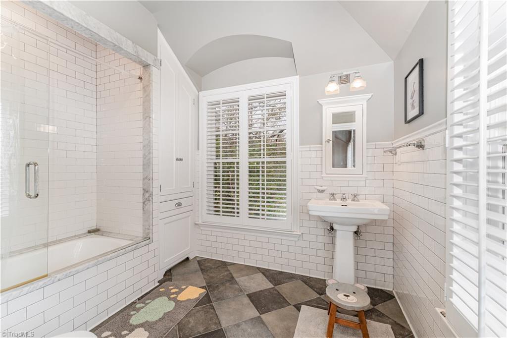 2307 Princess Ann Street