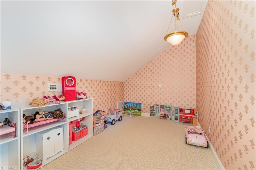 2307 Princess Ann Street