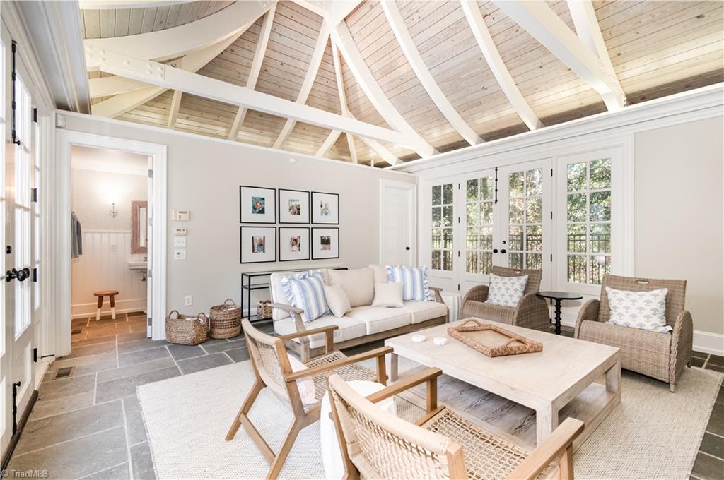 2307 Princess Ann Street