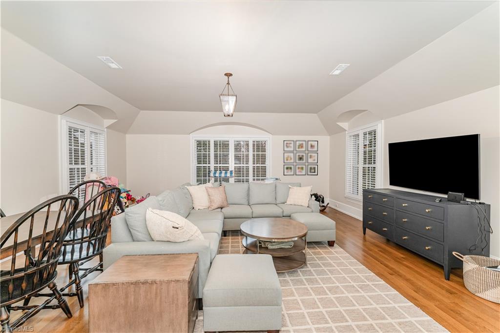 2307 Princess Ann Street