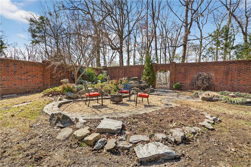 3316 Rockingham Road