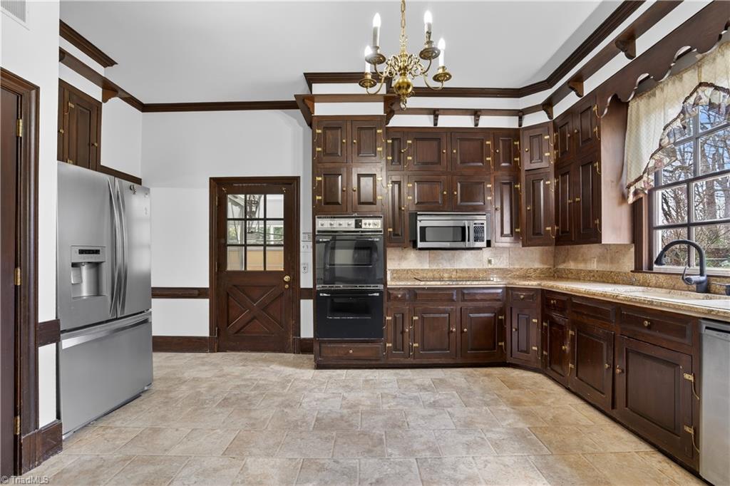 3316 Rockingham Road