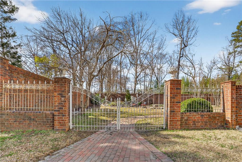 3316 Rockingham Road