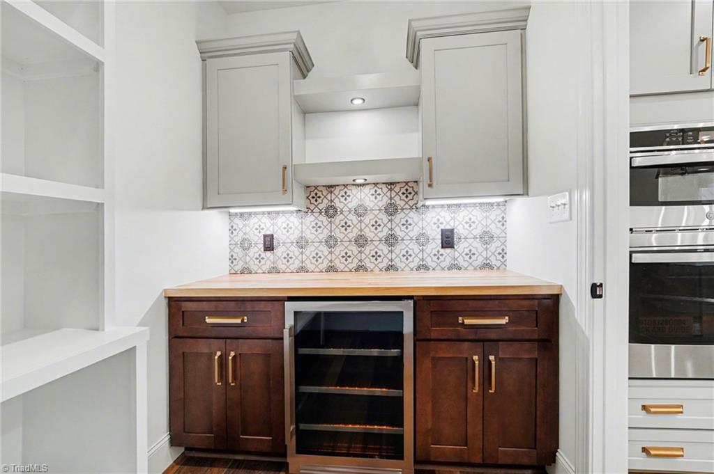 7904 Backridge Drive