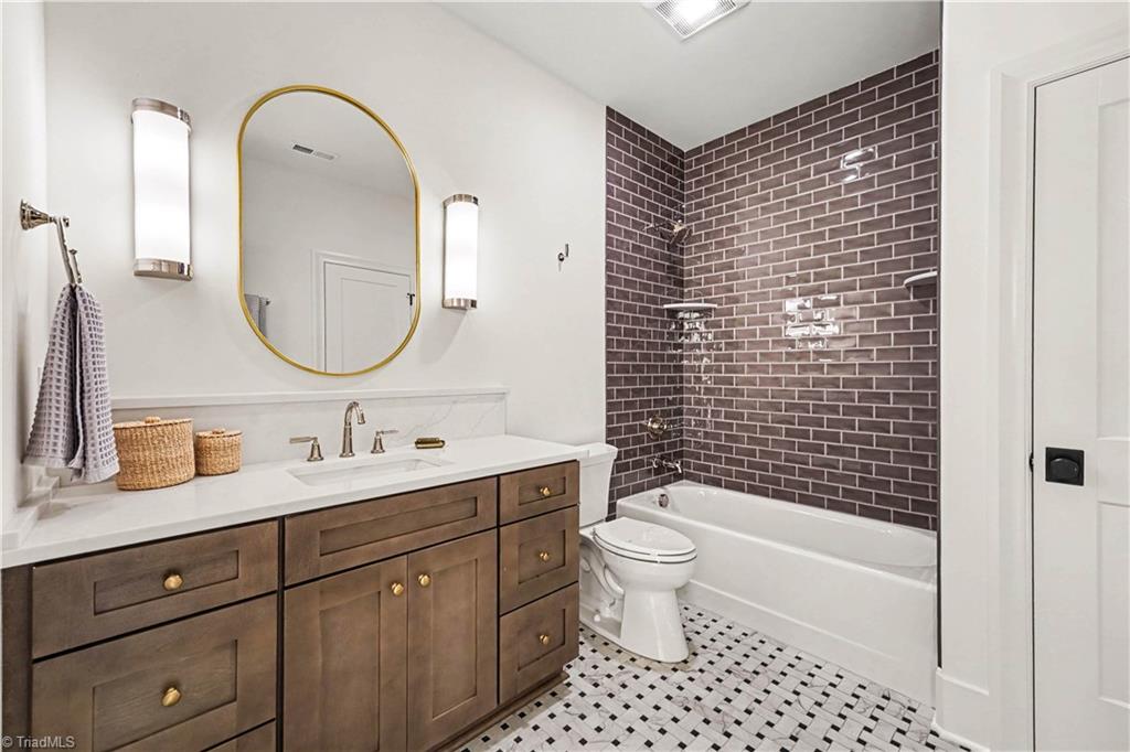2818 Lockland Drive