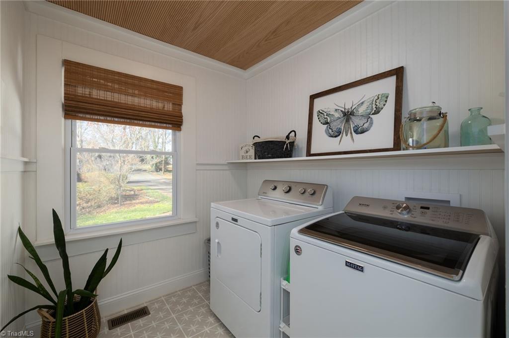 1120 Rustic Road