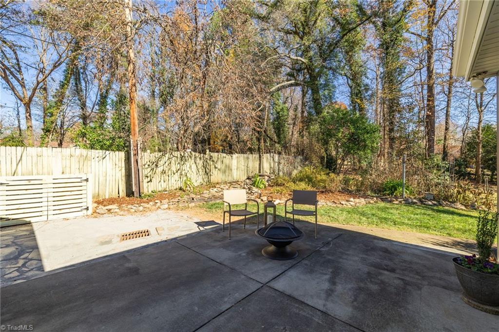 1120 Rustic Road