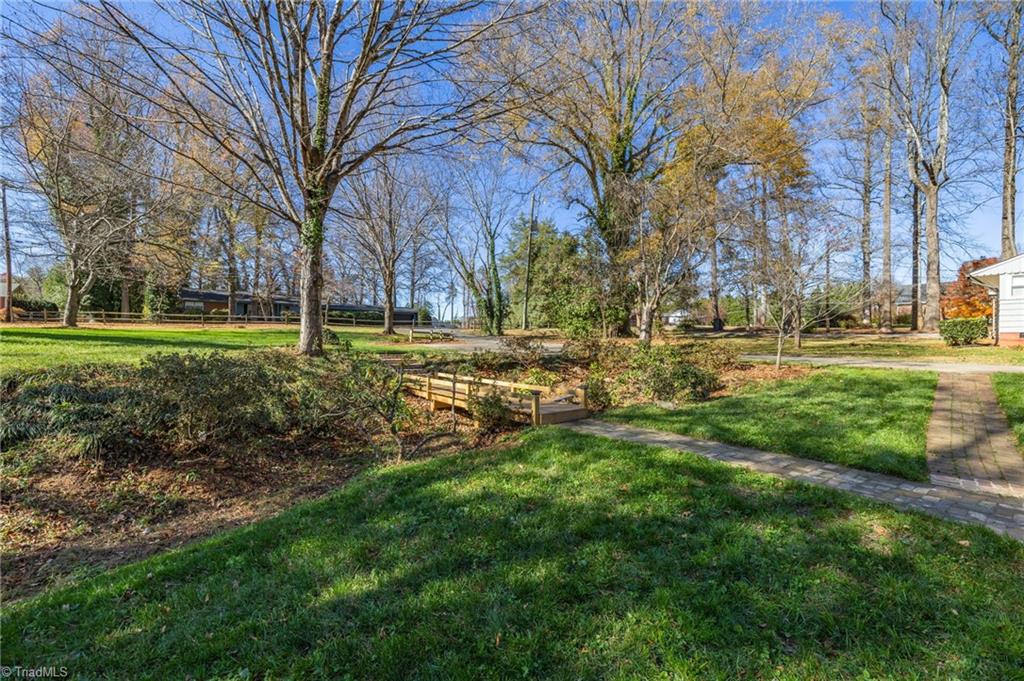 1120 Rustic Road