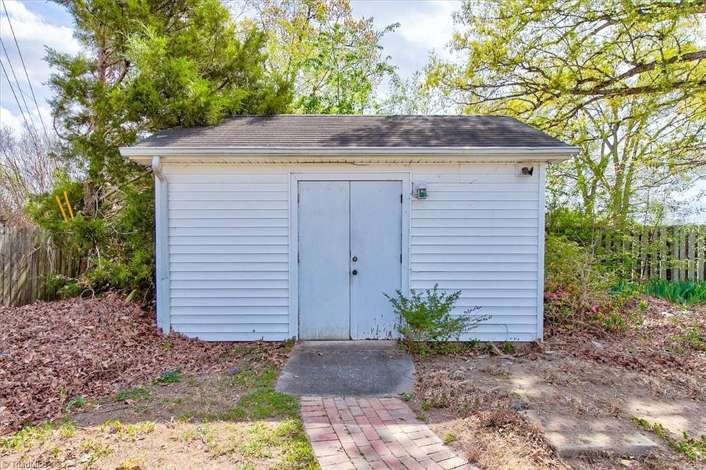 1229 Guilford College Road