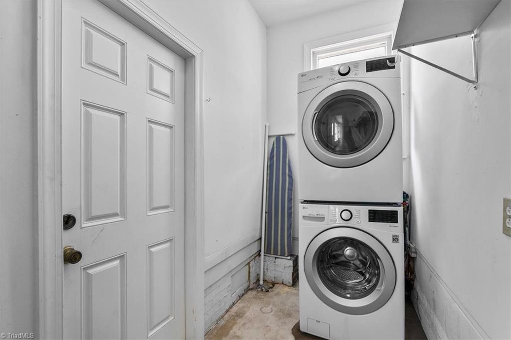 1229 Guilford College Road