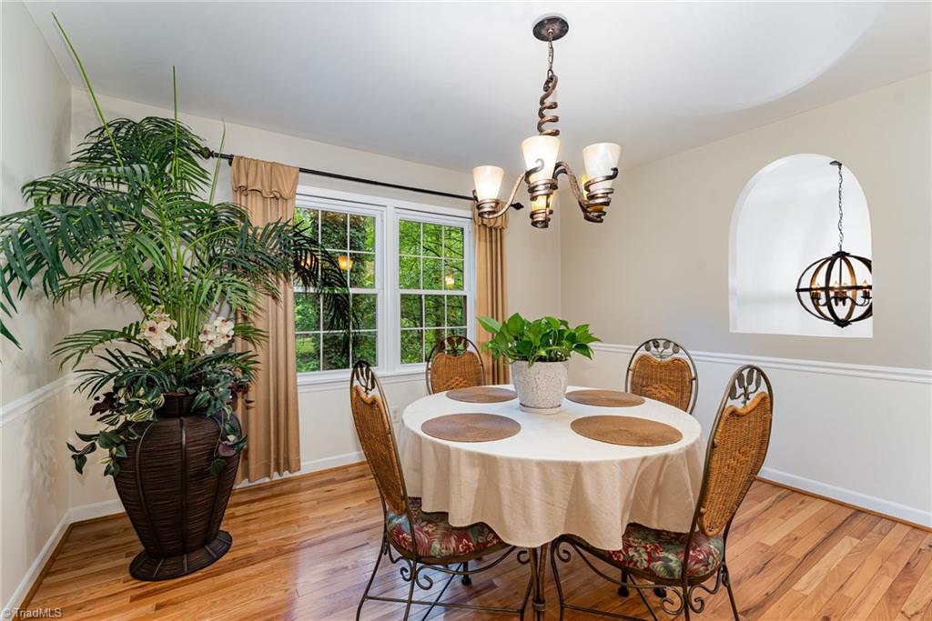 437 Valleymeade Drive