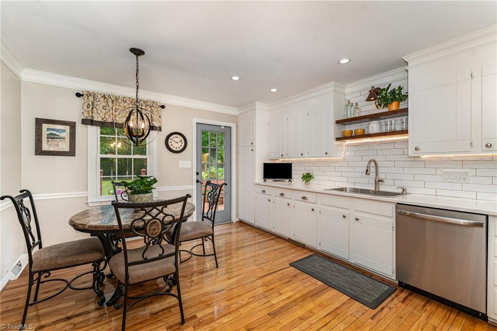 437 Valleymeade Drive