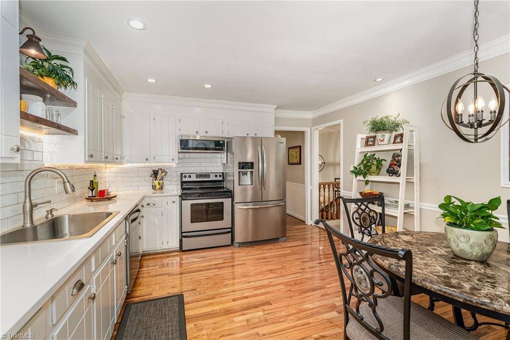 437 Valleymeade Drive