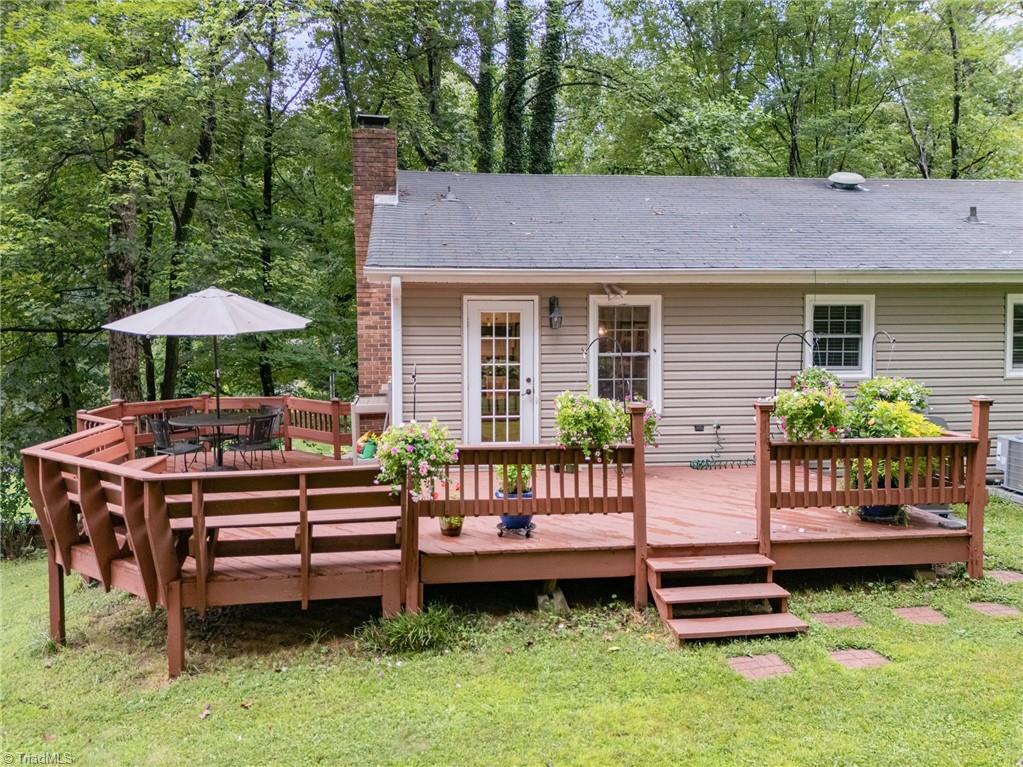 437 Valleymeade Drive