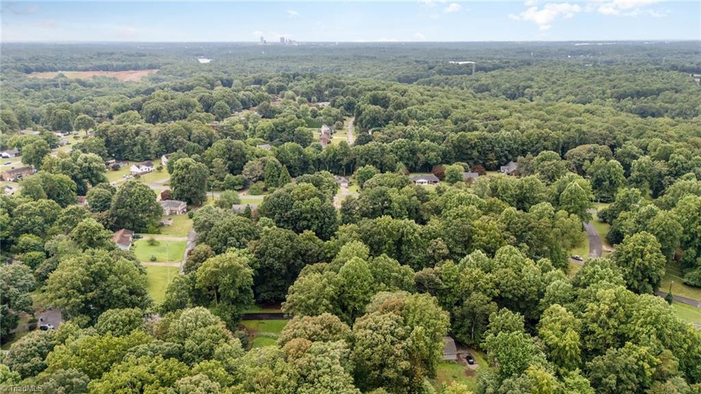 437 Valleymeade Drive