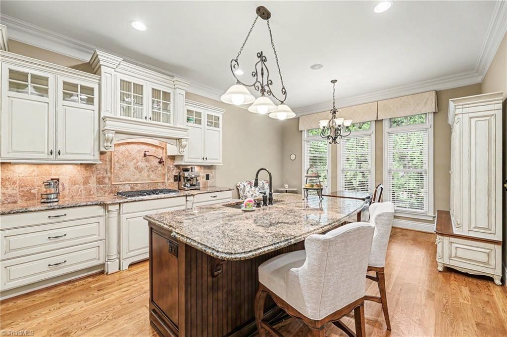 1070 Old Stone Lane