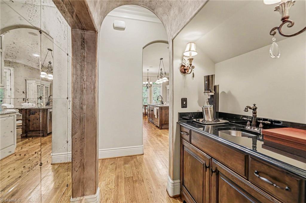 1070 Old Stone Lane