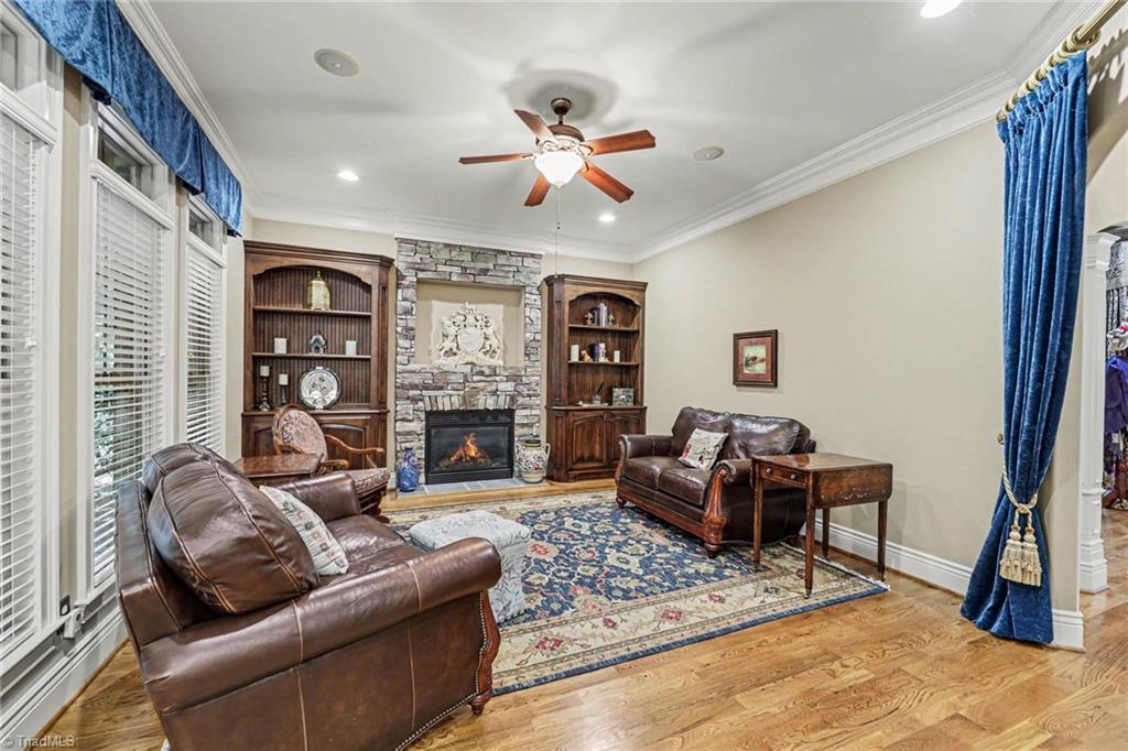 1070 Old Stone Lane
