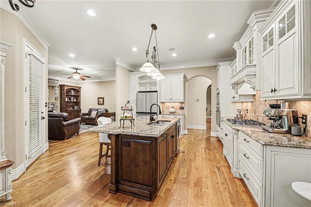1070 Old Stone Lane