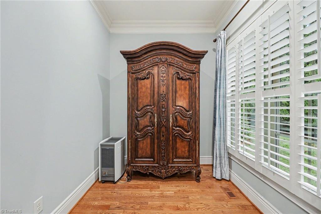 1070 Old Stone Lane