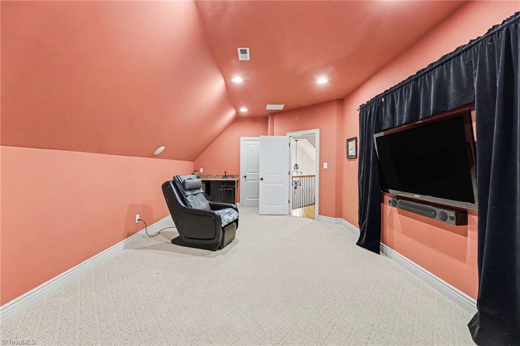 1070 Old Stone Lane